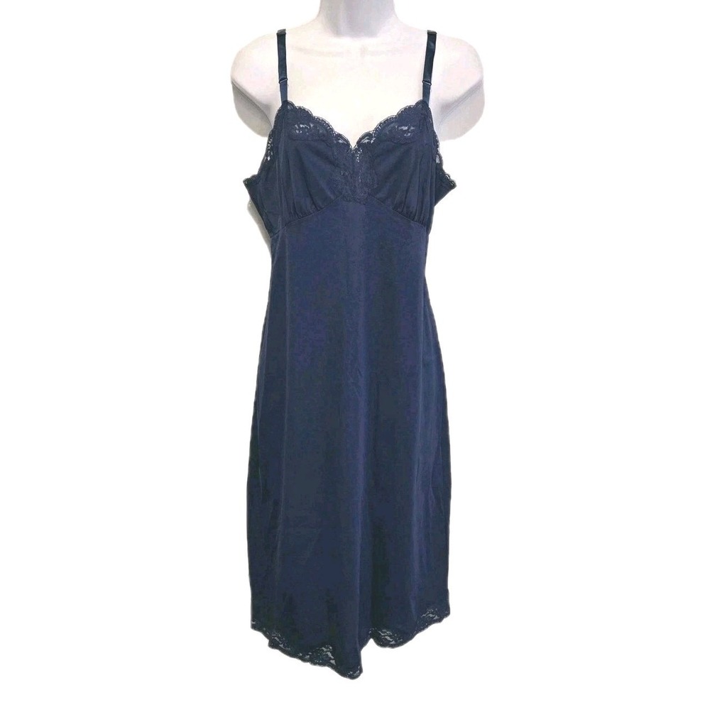Shadow Line Women's Lace Trim Nylon Slip Nightgown Adjustable Straps USA Size M‎